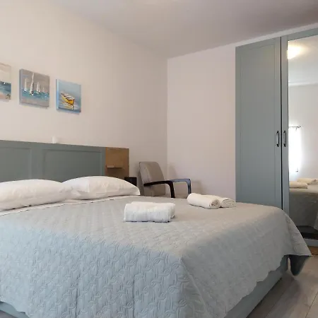 Apartman Catarina Vrsar Exterior foto